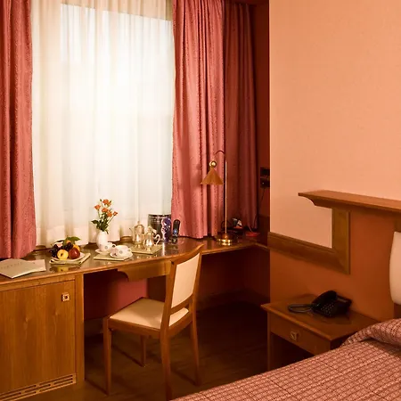Sangallo Palace 4*